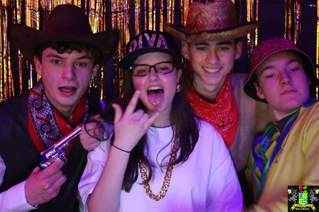 ../Images/Jeugd Opwarmbal Photobooth 081.jpg